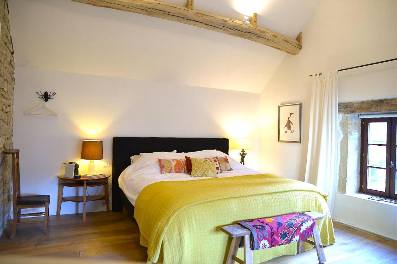 La Cour Des Delices Bed & Breakfast Gigny  Exterior photo