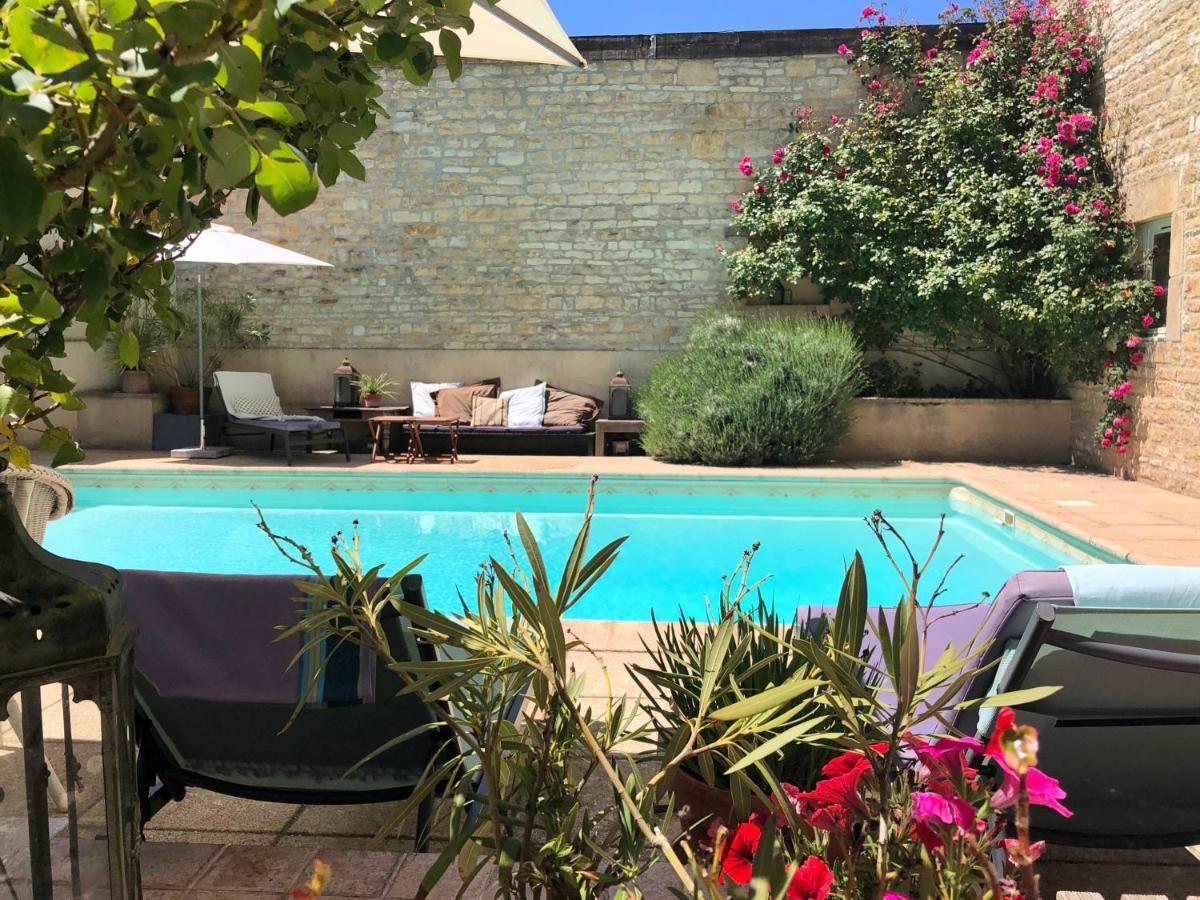 La Cour Des Delices Bed & Breakfast Gigny  Exterior photo