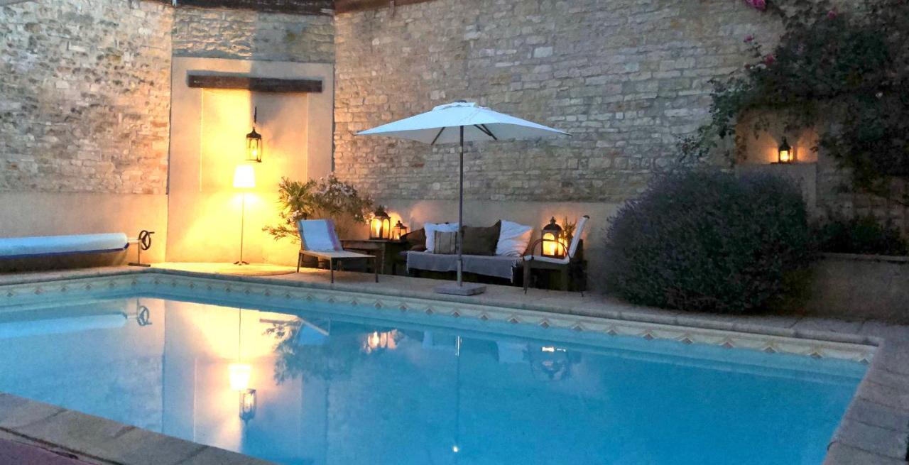 La Cour Des Delices Bed & Breakfast Gigny  Exterior photo