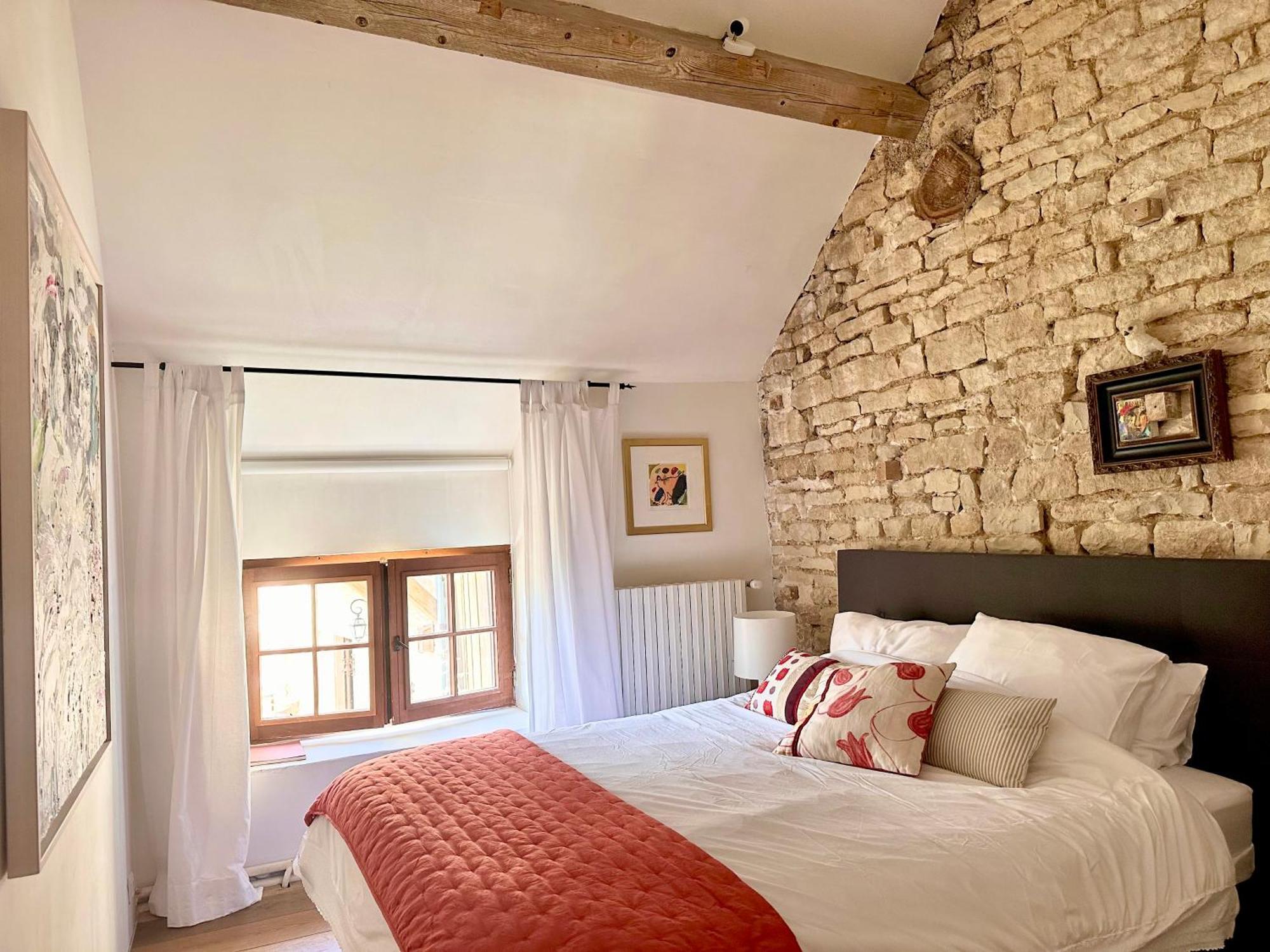 La Cour Des Delices Bed & Breakfast Gigny  Exterior photo
